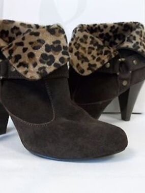 NWT New Style & Co Heartbreak Women's Brown Suede Wedge Heel Boots Size 7M
